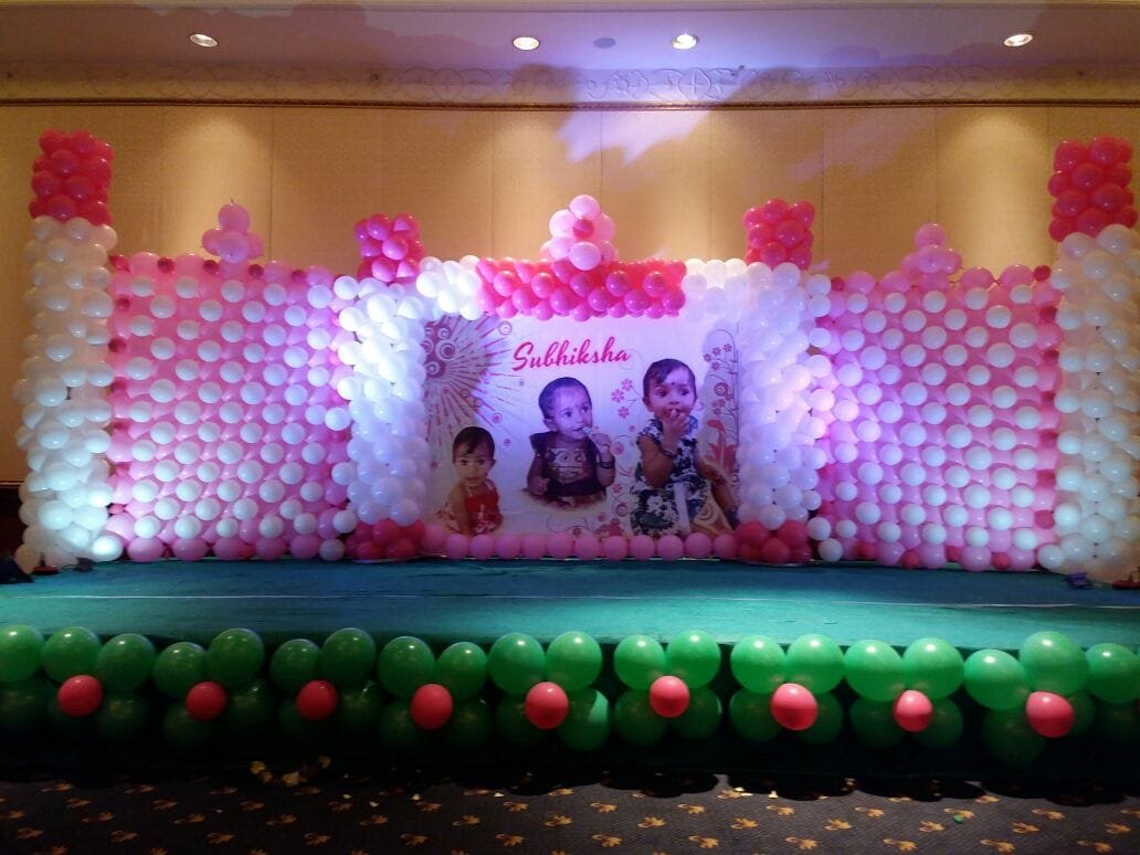castle theme balloon decoration