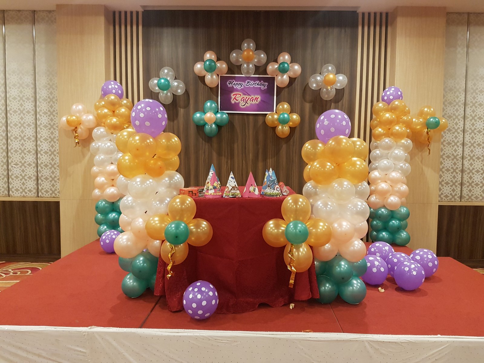 simple birthday party balloon decoation