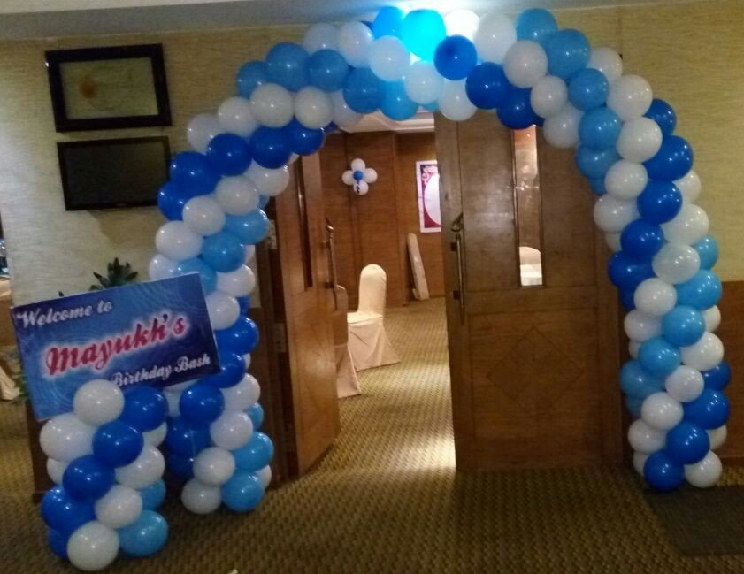 Entrance balloon decoration Bangalore