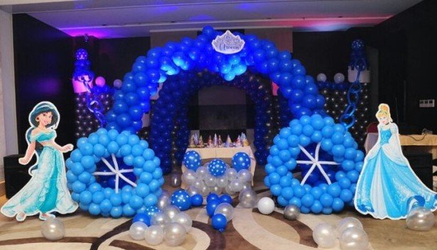 birthday party charriot theme balloon decoration