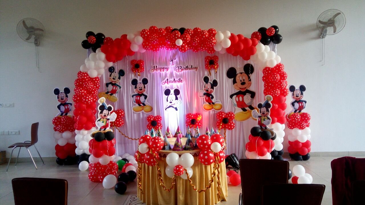 Mickey mouse theme balloon decorators Bangalore