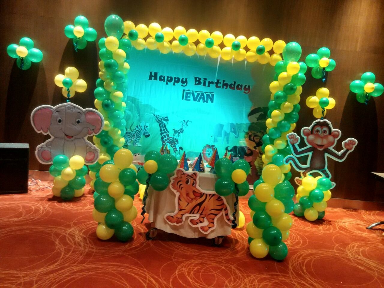Jungle theme banner birthday party balloon decorators Bangalore