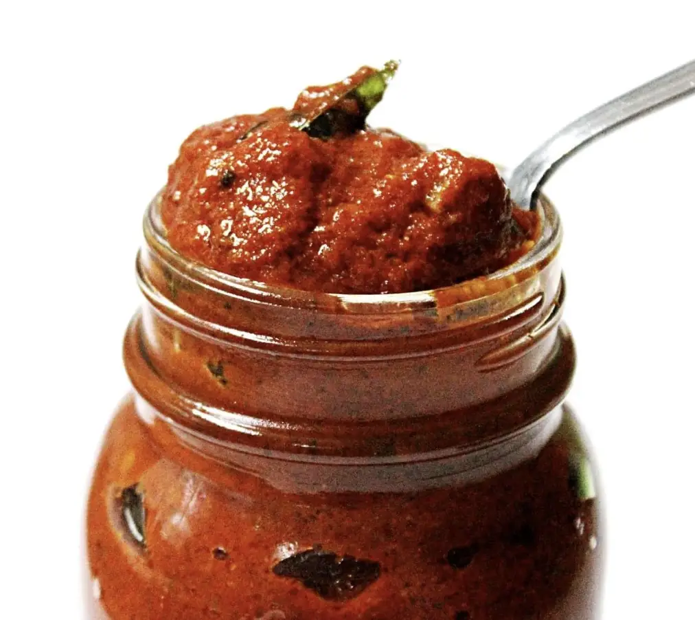 Andhra style allam pachadi served in traditional catering setup